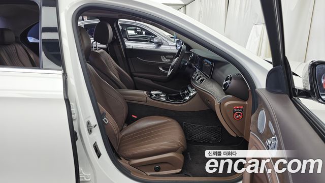 Mercedes-Benz E-Class (W213) E300 4MATIC Exclusive 2019 — фото 11