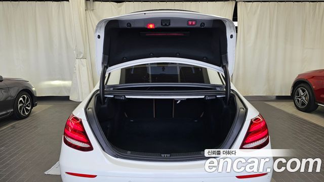 Mercedes-Benz E-Class (W213) E300 4MATIC Exclusive 2019 — фото 20