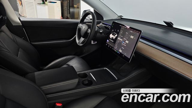 Tesla Model Y Standard Range RWD 2021 — фото 17