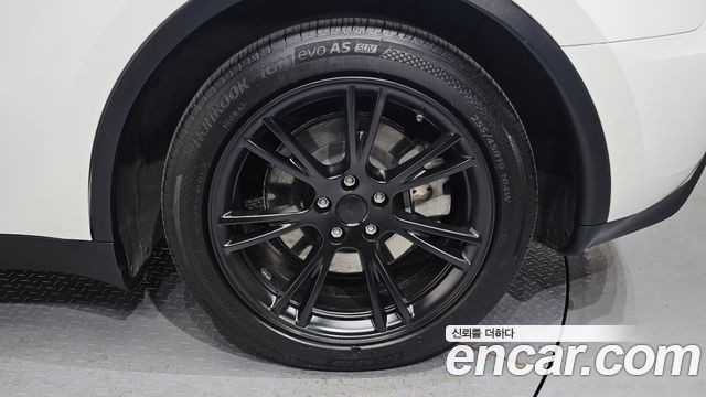 Tesla Model Y Standard Range RWD 2021 — фото 21