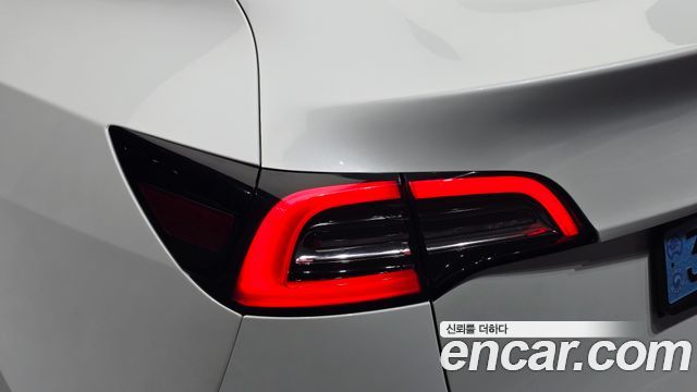 Tesla Model Y Standard Range RWD 2021 — фото 23