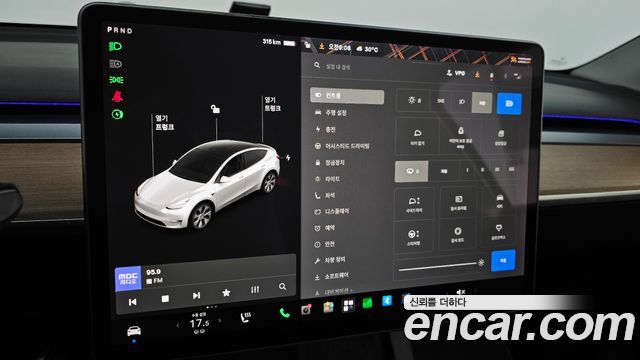 Tesla Model Y Standard Range RWD 2021 — фото 27