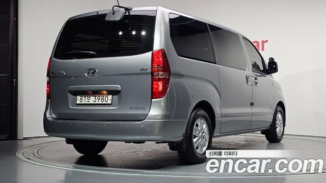 Hyundai Grand Starex Van 3-Seater Smart 2021 — фото 2