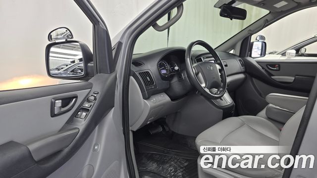 Hyundai Grand Starex Van 3-Seater Smart 2021 — фото 10