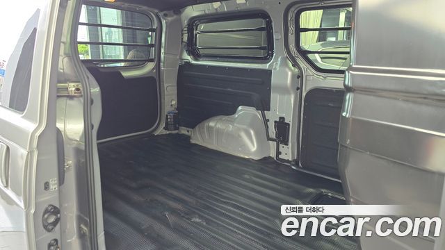 Hyundai Grand Starex Van 3-Seater Smart 2021 — фото 11