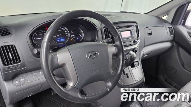 Hyundai Grand Starex Van 3-Seater Smart 2021 — фото 12