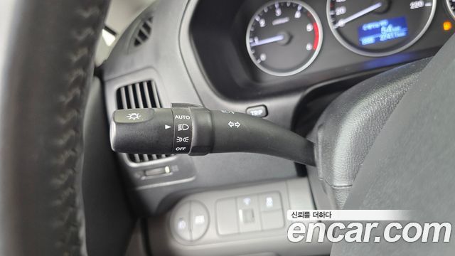 Hyundai Grand Starex Van 3-Seater Smart 2021 — фото 15