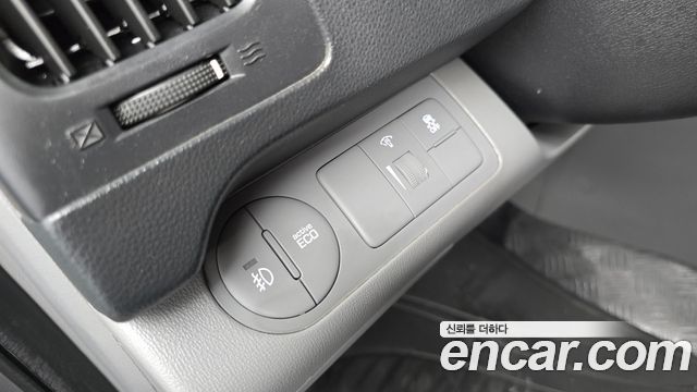 Hyundai Grand Starex Van 3-Seater Smart 2021 — фото 19