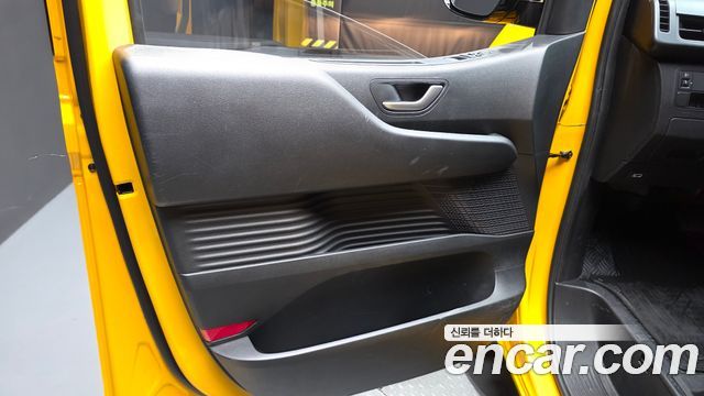 Hyundai Staria L3.5  Kinder Safety Car 11-Seater 2025 — фото 24