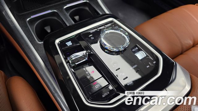 BMW 7 Series (G70) 740i xDrive M Sport 2026 — фото 9