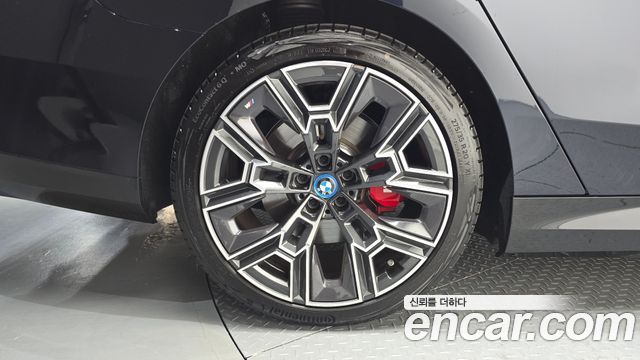 BMW 5 Series (G60) 530e M Sport Pro 2024 — фото 5