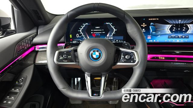 BMW 5 Series (G60) 530e M Sport Pro 2024 — фото 13