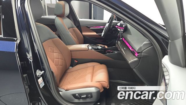 BMW 5 Series (G60) 530e M Sport Pro 2024 — фото 26