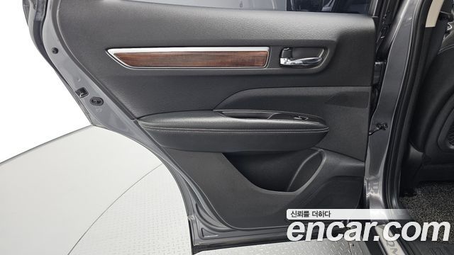 Renault Korea QM6 2.0 LPe RE Signature 2WD 2020 — фото 25