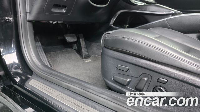 Hyundai Grandeur (IG) 3.0 LPi Exclusive 2023 — фото 18