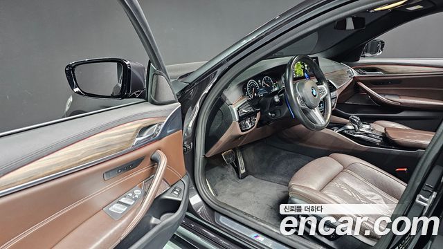 BMW 5 Series (G30) 520d xDrive M Sport Package Plus 2019 — фото 26