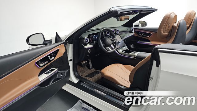 Mercedes-Benz CLE-Class (C236) CLE200 Cabriolet 2025 — фото 10