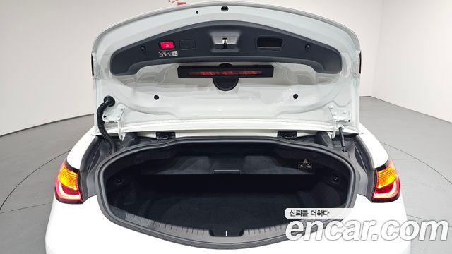 Mercedes-Benz CLE-Class (C236) CLE200 Cabriolet 2025 — фото 30