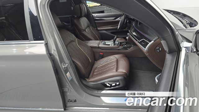 BMW 7 Series (G11) 745Le iPerformance M Sport 2021 — фото 26