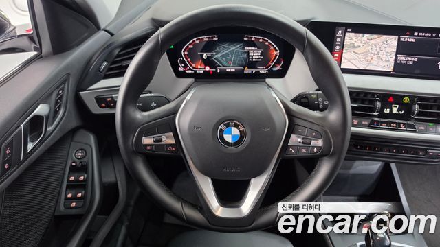 BMW 1 Series (F40) 118d Joy 2021 — фото 13