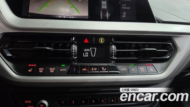 BMW 1 Series (F40) 118d Joy 2021 — фото 15