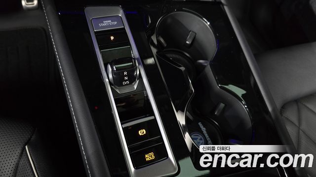 Volkswagen Atlas 2.0 TSI R-LINE 7-Seater 2025 — фото 9