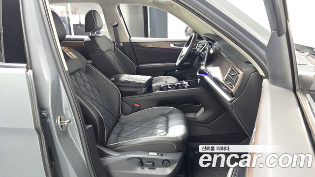 Volkswagen Atlas 2.0 TSI R-LINE 7-Seater 2025 — фото 26