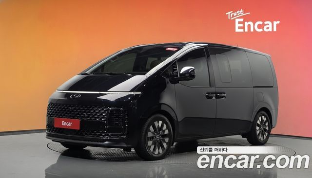 Hyundai Staria 4WD Lounge 9-Seater Inspiration 2022 — фото 1