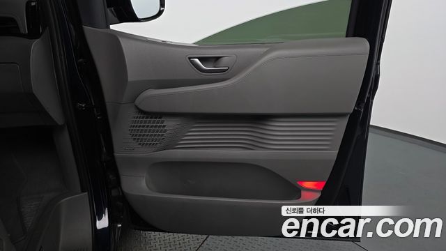 Hyundai Staria 4WD Lounge 9-Seater Inspiration 2022 — фото 24