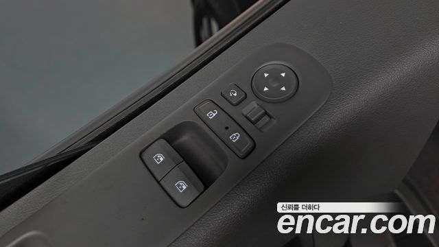 Hyundai Staria 4WD Lounge 9-Seater Inspiration 2022 — фото 32