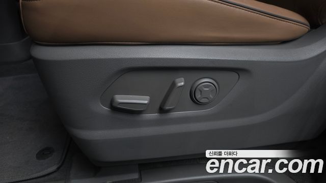 Hyundai Staria 4WD Lounge 9-Seater Inspiration 2022 — фото 33