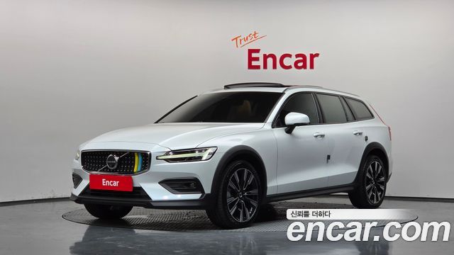 Volvo V60 Cross Country (II) B5 Ultimate AWD