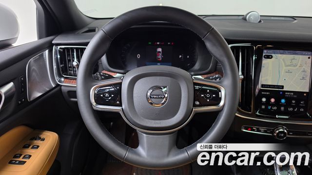 Volvo V60 Cross Country (II) B5 Ultimate AWD 2024 — фото 13