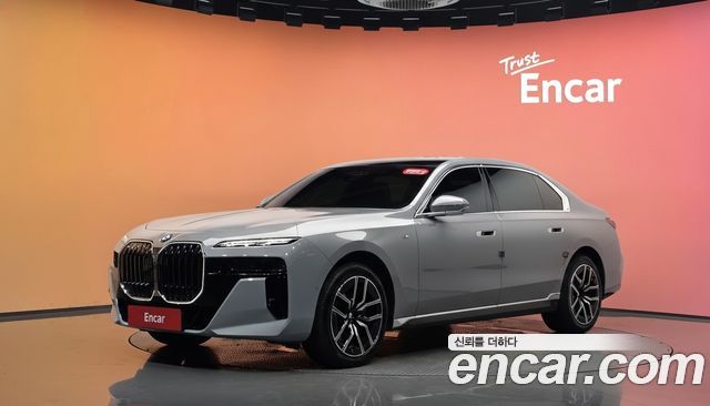 BMW 7 Series (G70) 740i xDrive M Sport Limited 2025 — фото 1