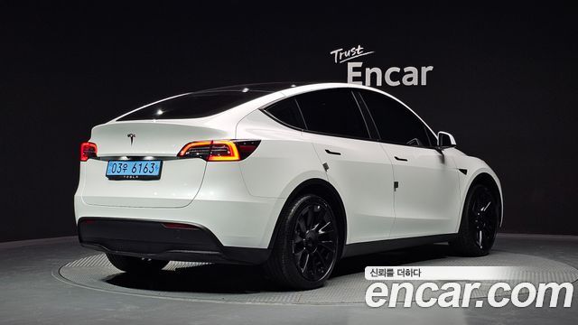 Tesla Model Y RWD 2023 — фото 2