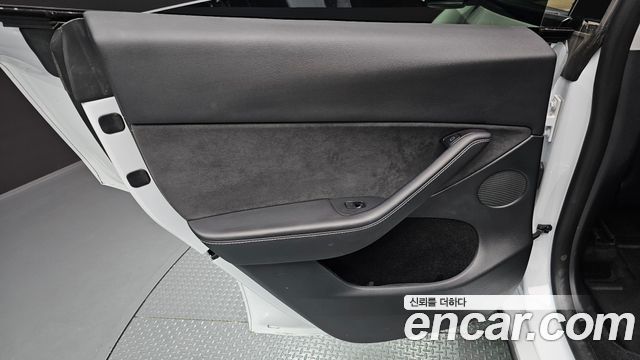 Tesla Model Y RWD 2023 — фото 25