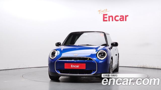 MINI Cooper Electric (IV) SE Favoured 2024 — фото 3