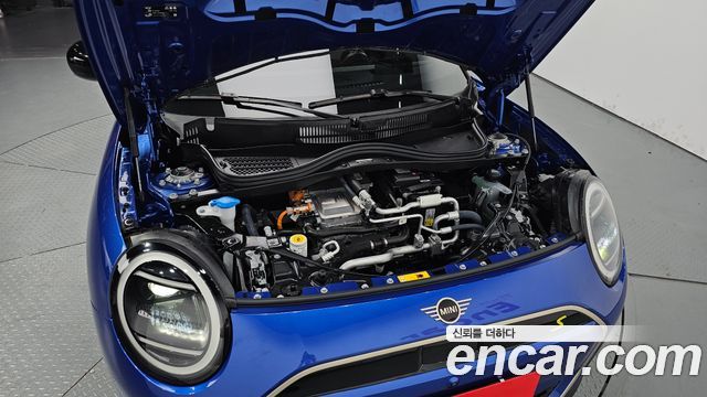 MINI Cooper Electric (IV) SE Favoured 2024 — фото 6