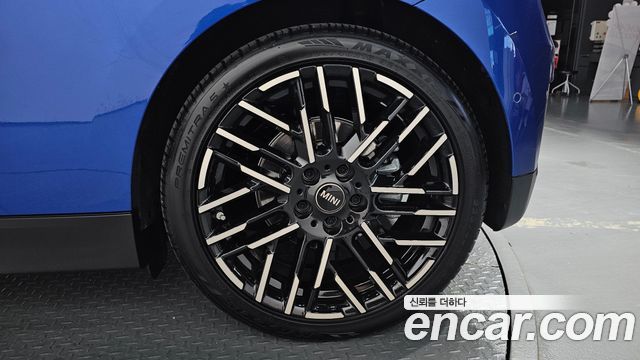 MINI Cooper Electric (IV) SE Favoured 2024 — фото 21