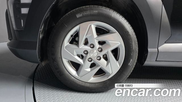 Hyundai Kona (SX2) Gasoline 1.6 Turbo 4WD Premium 2023 — фото 5