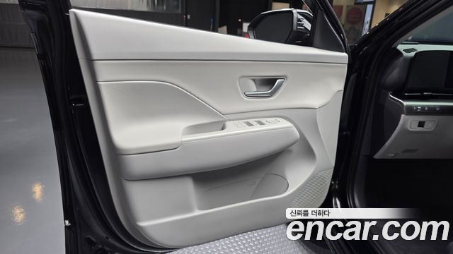 Hyundai Kona (SX2) Gasoline 1.6 Turbo 4WD Premium 2023 — фото 24