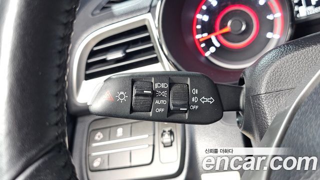 KG Mobility (SsangYong) Tivoli LX 2WD 2016 — фото 13