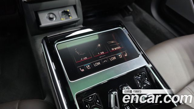 Audi A8 (D5) 55 TFSI Quattro Premium LWB 2023 — фото 18
