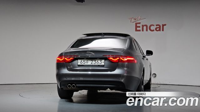 Jaguar XF (X260) 20d Prestige 2017 — фото 4