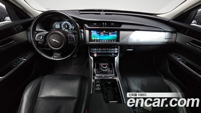 Jaguar XF (X260) 20d Prestige 2017 — фото 7