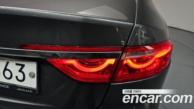 Jaguar XF (X260) 20d Prestige 2017 — фото 23
