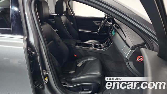 Jaguar XF (X260) 20d Prestige 2017 — фото 26