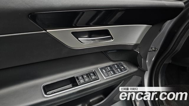 Jaguar XF (X260) 20d Prestige 2017 — фото 29