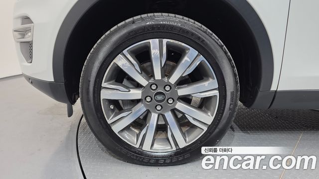 Land Rover Discovery Sport 2.0 TD4 HSE Luxury 2018 — фото 5