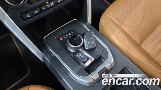 Land Rover Discovery Sport 2.0 TD4 HSE Luxury 2018 — фото 9
